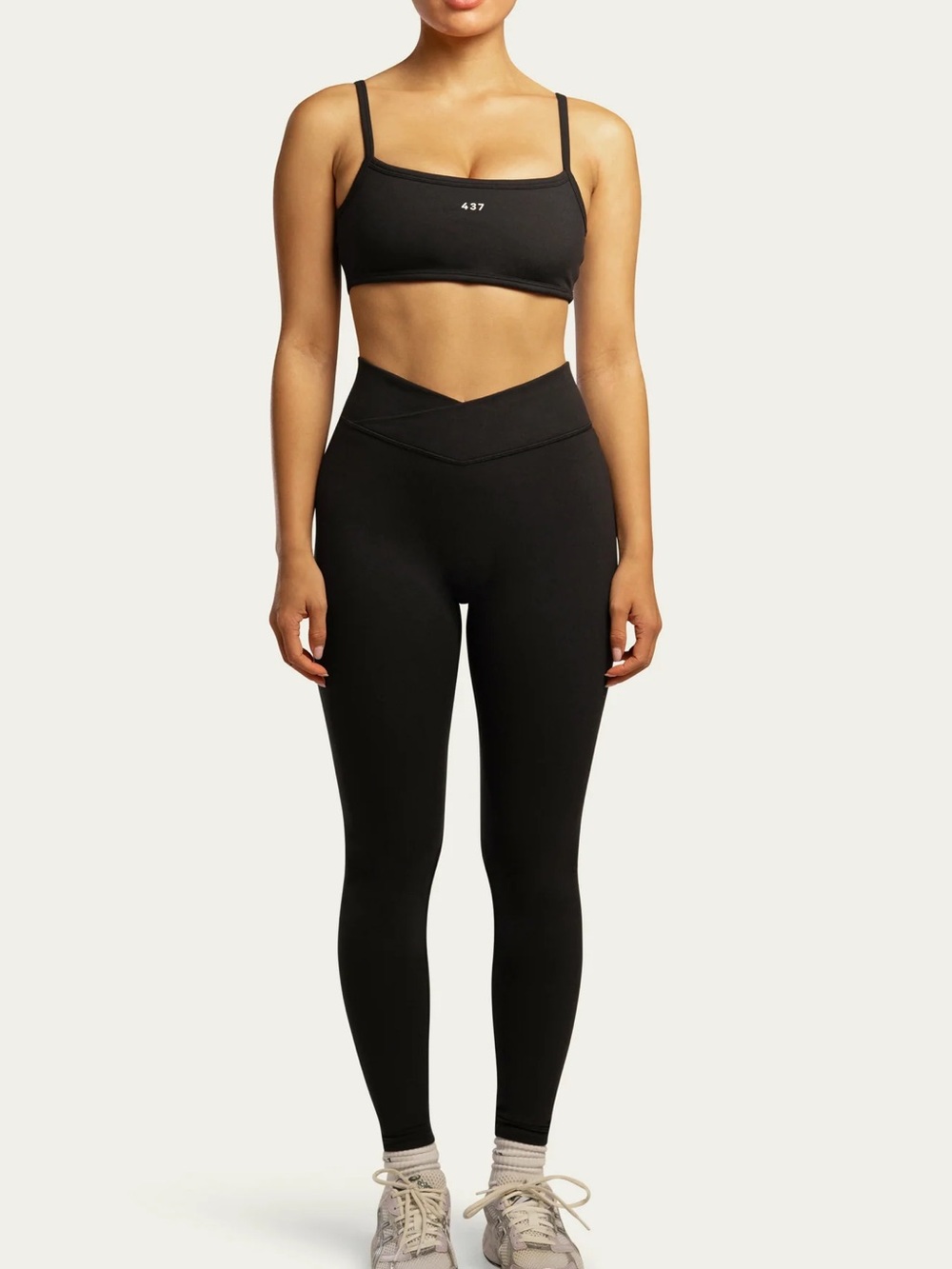 437 The V Legging